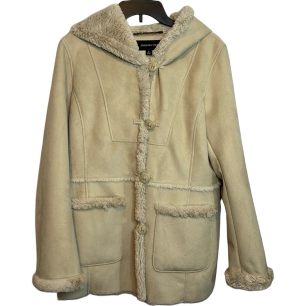 Jones New York Cream Faux Suede & Fur‎ Trimmed Jacket in Size M